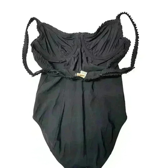 TORY BURCH ONE PIECE SOLID RUFFLE UNDER WIRE BLACK S/P SWIMSUIT / BODYSUIT - Picture 8 of 15